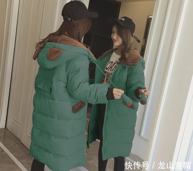 建议大家:羽绒服尽量选长款!再搭配一双踝靴,不打扮都美嫩