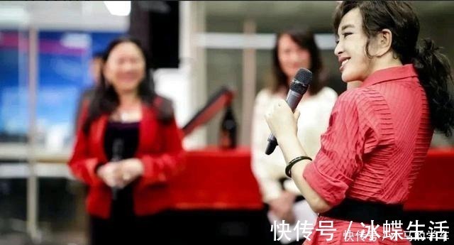 收藏价值$刘晓庆开启个人书法展,她的书法作品真的有收藏价值和艺术价值吗