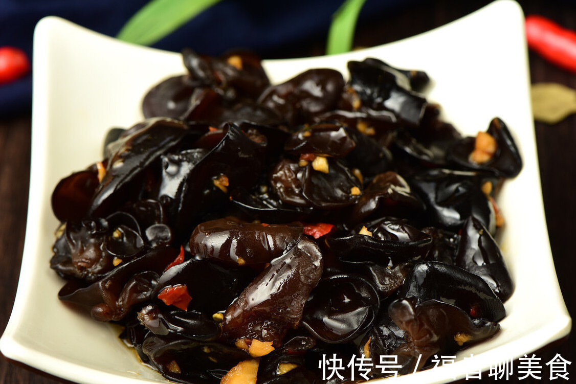 小苏打|木耳切记不要直接泡,教你一招,虫卵全跑掉,10分钟泡得又大又软