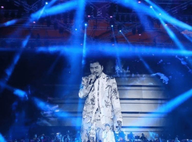 黄国伦|最惨的鸟巢演唱会，亏损千万，演出后和老婆抱头哭成一团