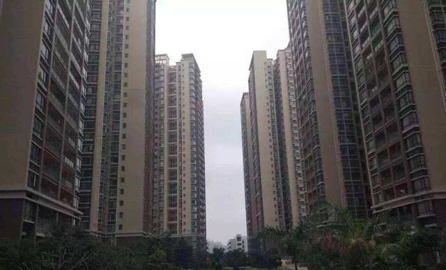 高档小区|宁愿选南北不通透的小户型,也劝你选择高档小区,一条就足以说服