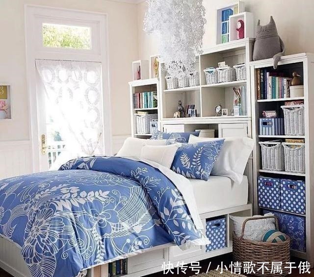 实用|快扔掉床头柜,老土又占地,现在年轻人卧室都这样装,美观更实用!