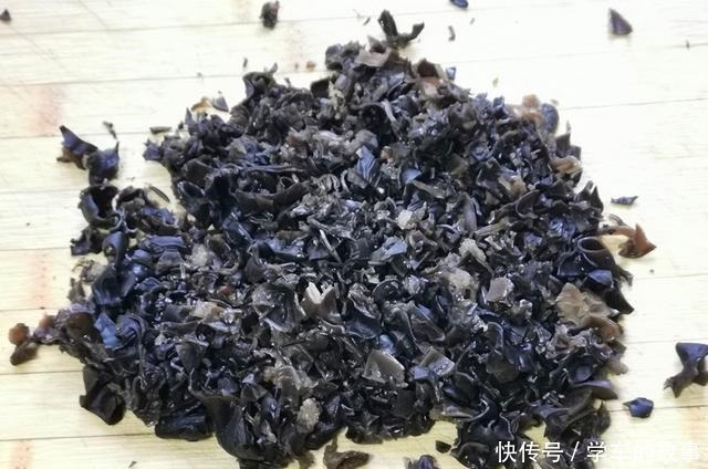 早餐在家吃实惠,一锅煎包只花5块钱,全家人吃得饱饱的,真香!