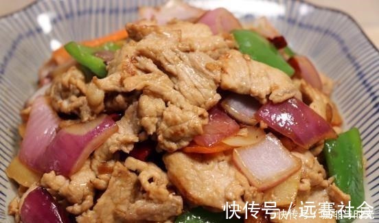 洋葱炒肉很多人第一步就错了，难怪不好吃，看饭店大厨不外传诀窍