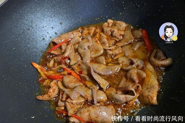 炒猪肝时，别直接下油锅，多加这一步，去除毒素，又嫩又滑还不腥