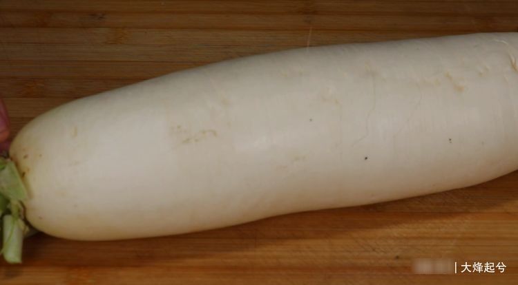 萝卜别再做老一套了，上锅蒸一蒸，美味可口，上桌就抢光盘