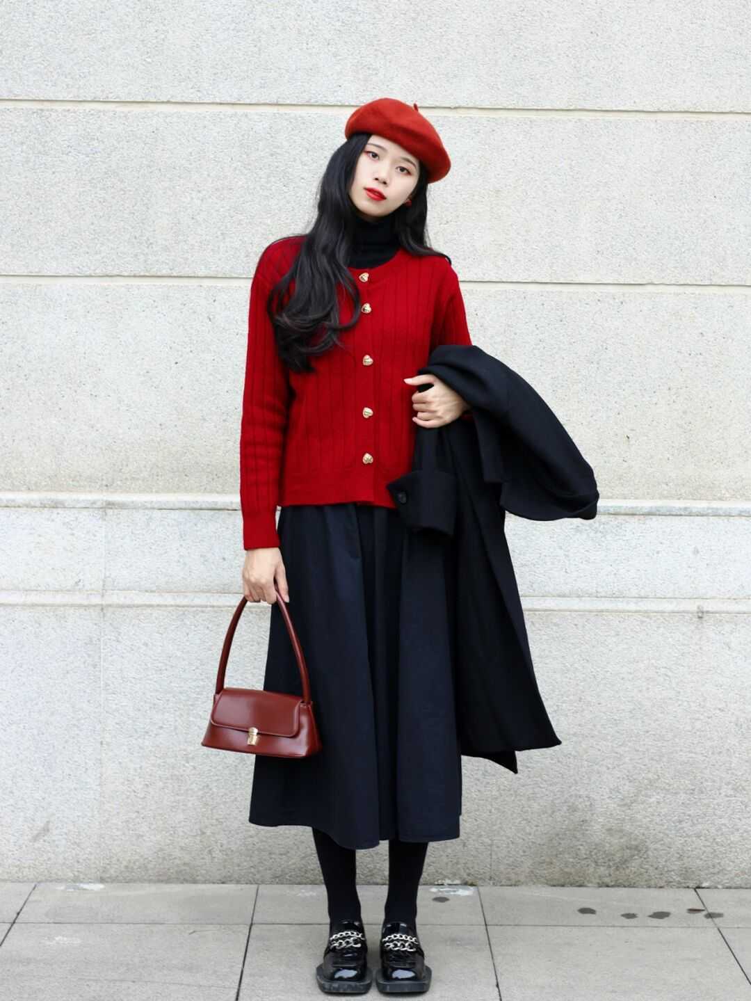 单品|黑红色怎样搭才不落入俗套?试试“内红外黑”,就知道有多牛了