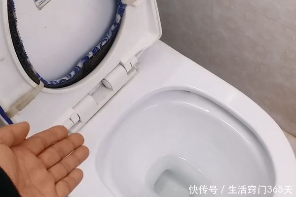 洗马桶谁还用洁厕灵啊?聪明人都用它清洗,轻松去除黄渍无异味!