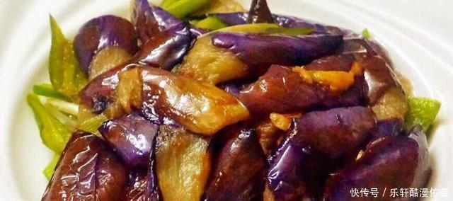 茄子皮|夏天茄子别再素炒了，新吃法给你，色香味俱全，配上米饭超香