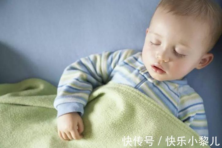 孩子|秋天照顾孩子,不要只知道让孩子多穿,“吃和睡”更要关心