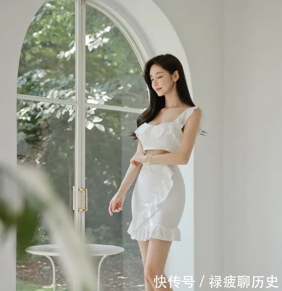 孙允珠|美图欣赏:孙允珠,梦幻绫罗芳雪幽彩弧线鱼尾裙