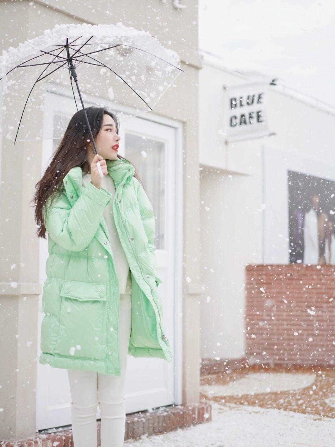 紧身裤 快要下雪的季节,怎么能够有羽绒服缺席呢?