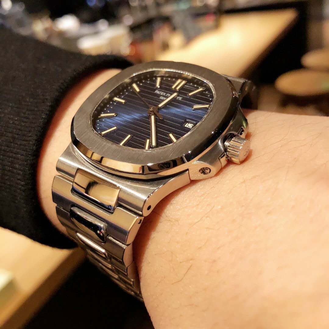 辉哥@将表王百达翡丽戴在手上是什么感觉?我飘了