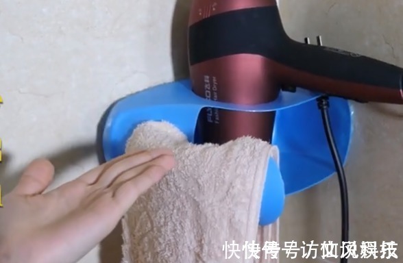 用完的洗衣液瓶不要扔,中间割2个圆还能这样用,超市要卖一百多
