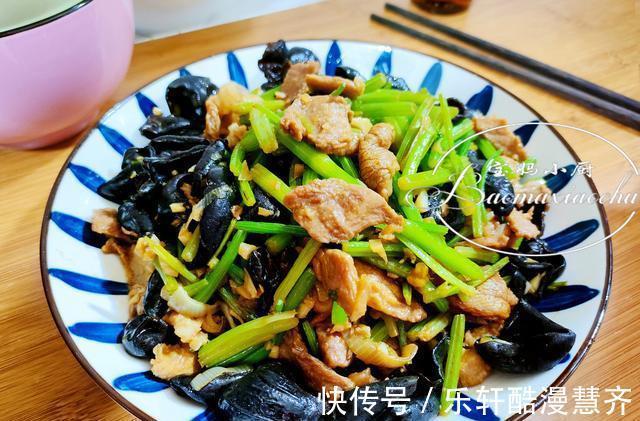 芹菜|女人经期要常吃的菜,营养丰富含铁多,气色红润,好吃又好做