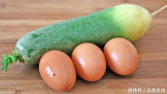豆腐皮|过年了，萝卜这样吃，加3个鸡蛋，不炖也不炒，出锅营养又解馋