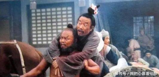 嘴脸|李逵喝完毒酒后,才真正识破宋江真实嘴脸,道出19个字,字字诛心!