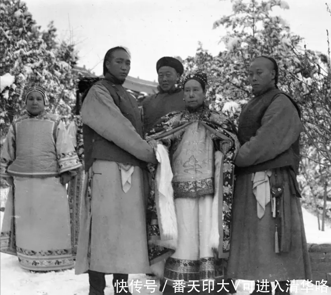 总督|清末照片，沦为阶下囚的总督魂断异国，隆裕太后病逝用火车运灵柩