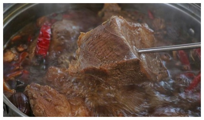 教你家庭秘制酱牛肉配方，学会这做法，酱香十足，口感紧实超入味