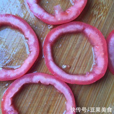 番茄红素|十分钟健康早餐～西红柿圈圈蛋这么做，吃前一定备足饭