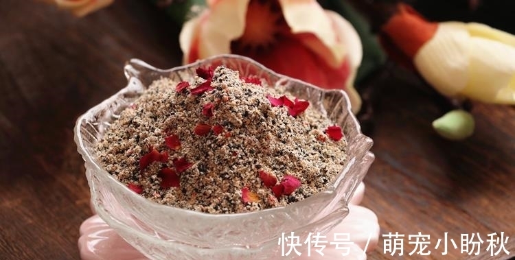 芝麻|秋季,少吃板栗花生多吃它,多买点炒好囤起来,放到冬天吃特省事