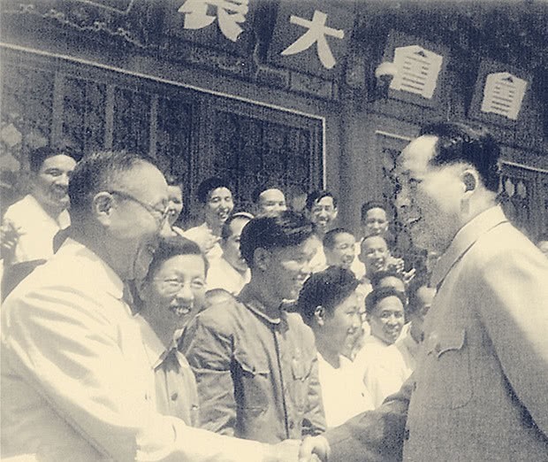 天安门|建国后被邀请上天安门的“大清王爷”，民国第一次阅兵现场，5张历史罕见照