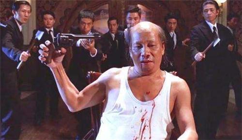 子弹$美国“火云邪神”：擅长表演徒手接子弹，最后一次没接住，悲剧了