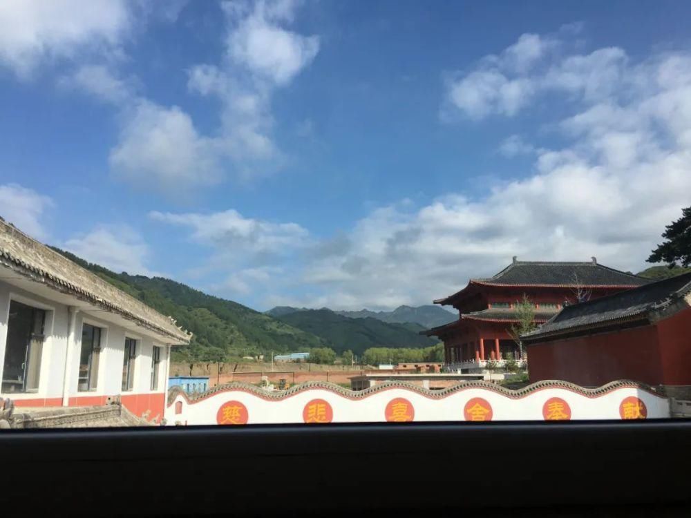 前门|风水先生告诫孙子:“前门不点灯,后院不亮堂”,究竟啥意思?