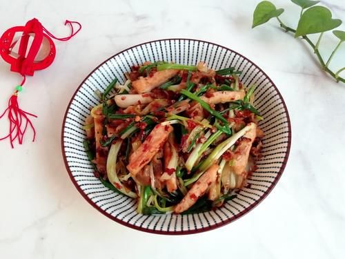 它被称为“菜中灵芝”，正大量上市，香嫩可口还开胃，才2元一斤