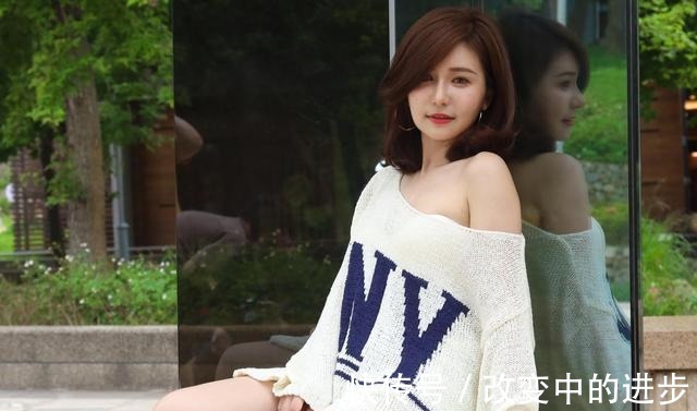 宽松 宽松针织衫清凉舒适,简约又有型,字母的印花设计增添几分时尚感!