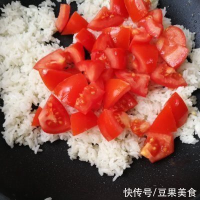 开工美食，红红火火西红柿虾仁蛋炒饭