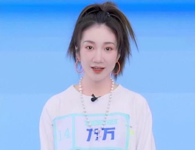 天赐的声音2：不仅陈卓璇回怼丁太升，乃万甚至当面唱了首DISS