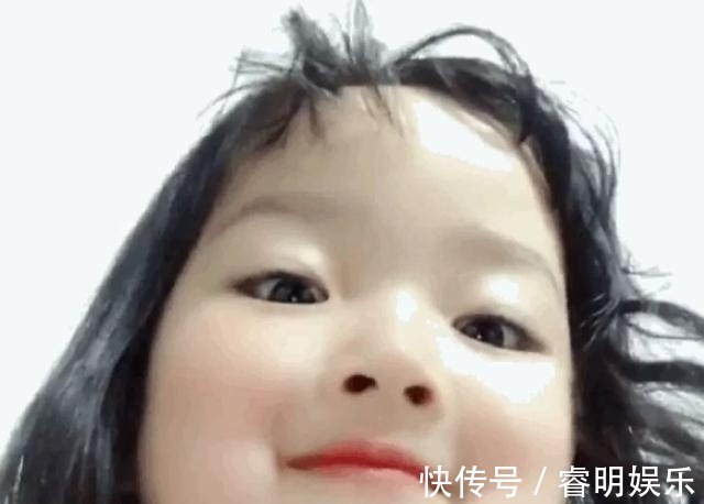 |搞笑段子：幼儿园让孩子做手工房子，我直接拿了一个