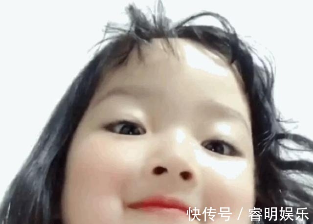 |搞笑段子:幼儿园让孩子做手工房子,我直接拿了一个