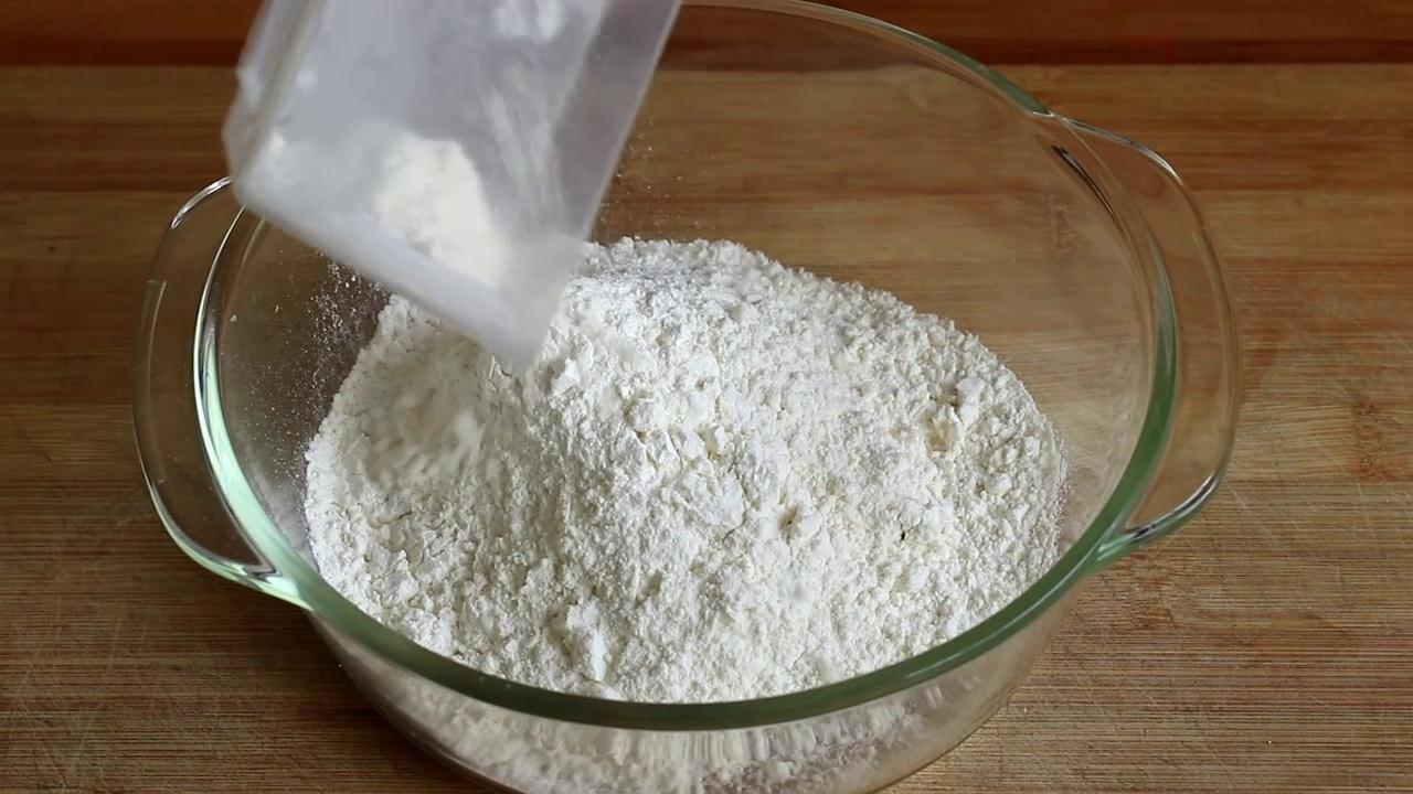 面粉最解馋的做法,10分钟搞定早餐,我家一周吃4次,营养又美味