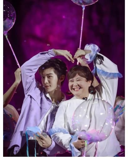 范丞丞|《青春周游記3》錄制，范丞丞短發(fā)亮眼，這一季能夠?yàn)榫琶门?
onload=