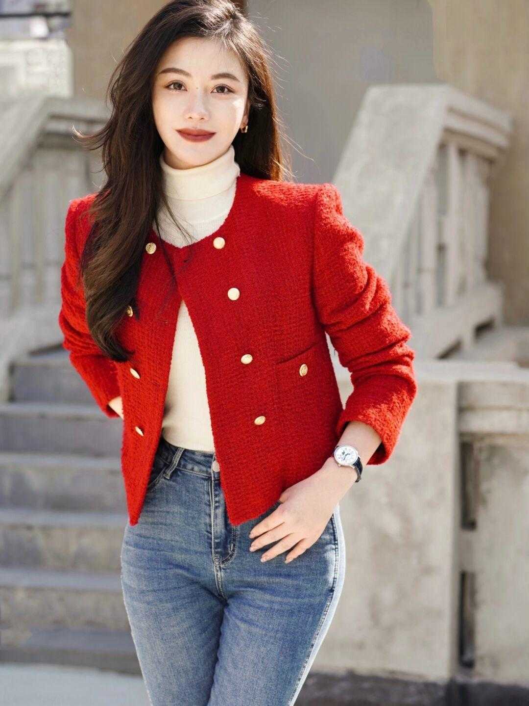 香风|日常穿搭技巧分享,高腰牛仔裤搭配小香风外套,让你美出新高度!