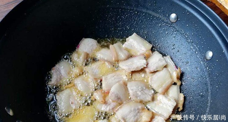 懒得炒菜,炖一锅懒人菜,荤素搭配,好吃不腻又简单!