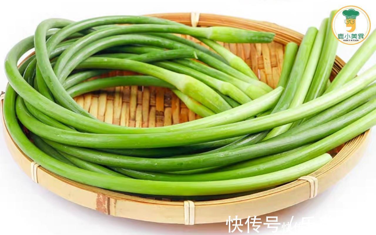 炒蒜苔最“忌讳”直接炒！先多加一步，蒜苔脆嫩入味，营养又杀菌