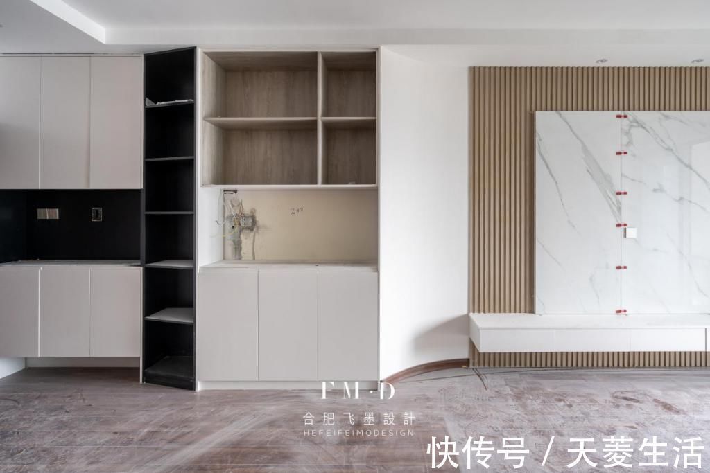 mom决定了,玄关和餐厅就打一体柜,三段式收纳占地不到1㎡,实用