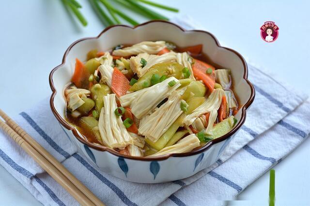 夏天哪儿能少了5分钟凉拌菜,开胃柔韧多汁,年年吃年年爱