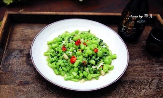 这快手菜,清新爽口,上桌秒光,常吃补脑记忆好,多给肠胃洗洗澡