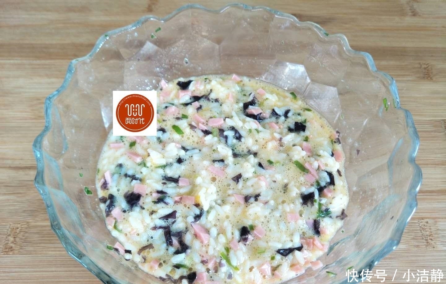 这款快手早餐饼,又香又酥,全家人你一个我一个,吃的真过瘾!