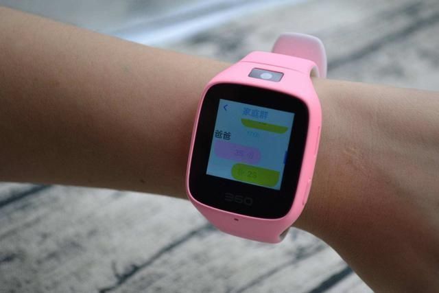 陌生人|5岁男孩被爸爸遗忘在车里太阳暴晒三小时，打开车门后，宝爸泪崩