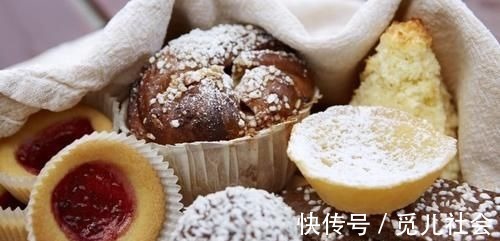 身高|提醒:这4类食品是孩子的“身高克星”,孩子再馋,家长也别给吃