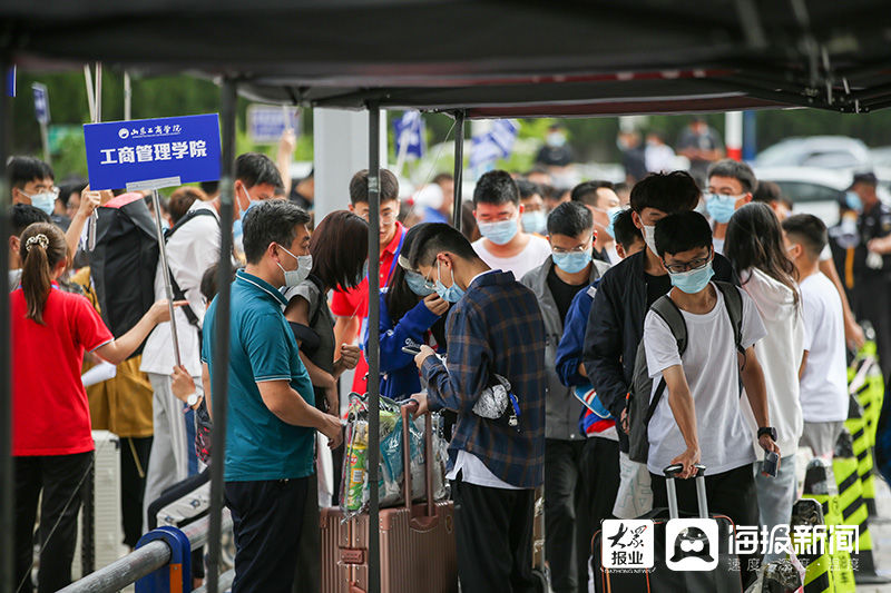 朝气蓬勃！实拍山东工商学院“小萌新”报到现场|图集 | 小萌