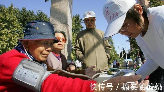 早上起床|患高血压后，晨起这些行为赶紧改掉，当心血压飙升