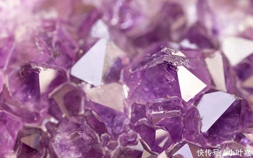 还原性 地球是碳基生命的天堂,而宇宙更适合硅基生命,硅基生命什么样