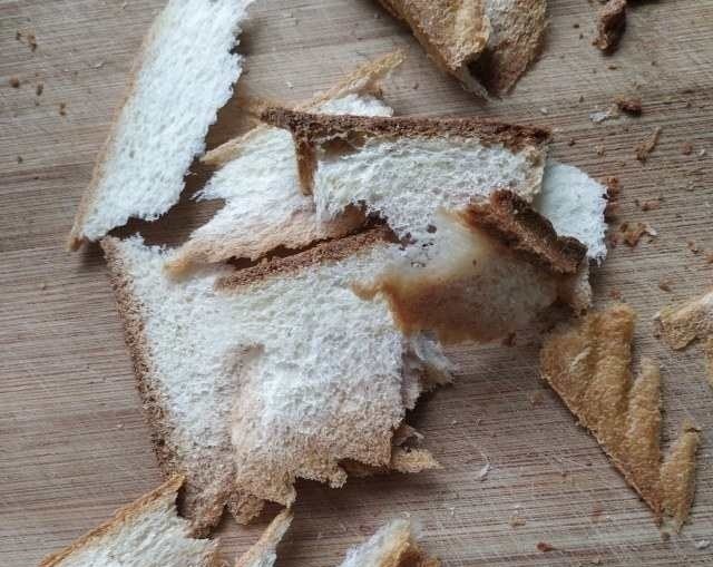 教你自己做面包糠，2元钱的成本可以做一碗，太便宜，太简单了