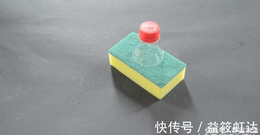 家家户户|把塑料瓶粘在百洁布上, 放在厨房超实用, 解决了家家户户困扰的难题